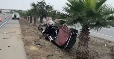 Accidente vehicular en Panamericana Norte dej un muerto y un herido.