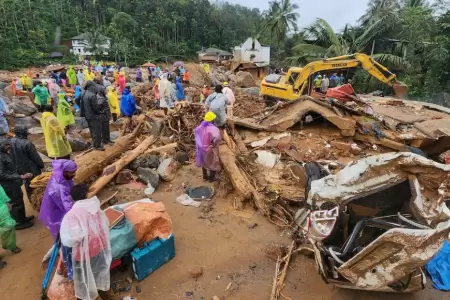 Deslizamientos en Kerala dejan ms de 90 muertos.