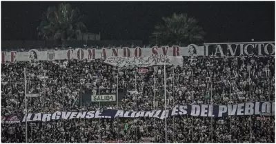 Hinchas de Alianza Lima protestan contra la dirigencia