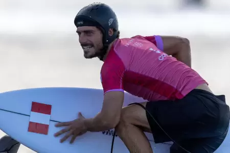 Alonso Correa accedi a la semifinal del surf olmpico tras vencer al japons Re