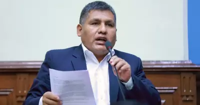 Jaime Quito cuestiona demora en alcanzar firmas para censurar a Santivez.