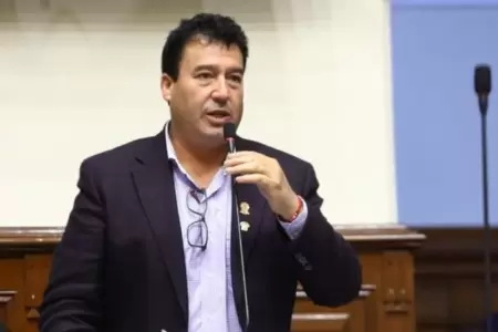 Edwin Martnez critica al Congreso