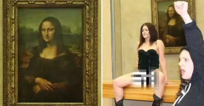 Mujer pos desnuda frente a Mona Lisa.