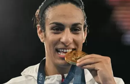 Imane Khelif consigui la medalla de oro en Pars 2024.