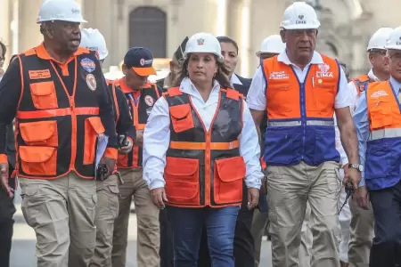 Dina Boluarte es abucheada en pleno simulacro nacional.