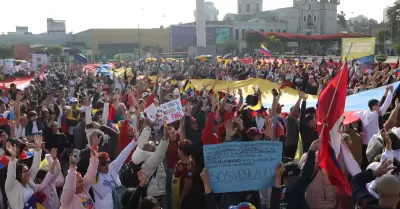 Venezolanos protestan en Per