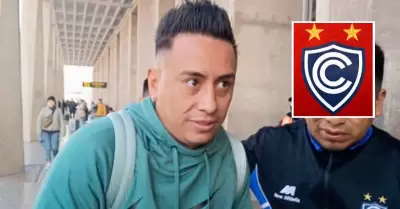 Christian Cueva lleg a Cusco para fichar por Cienciano.