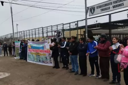 Radicalizan huelga de trabajadores del Inpe.