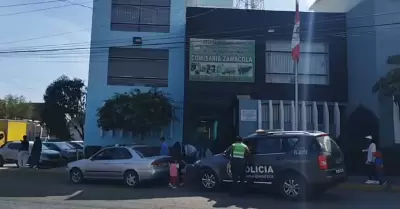 Hombre le arranca la oreja a otro de un mordisco.