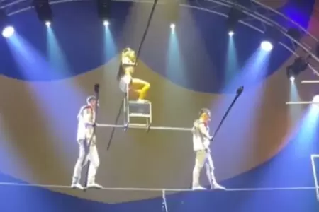 Equilibrista cae desde cuerda floja en show de circo.