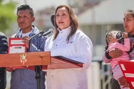 Dina Boluarte hace llamado al dilogo para sostener la democracia.