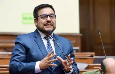 Carlos Zeballos.