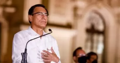 Martn Vizcarra seguir inhabilitado