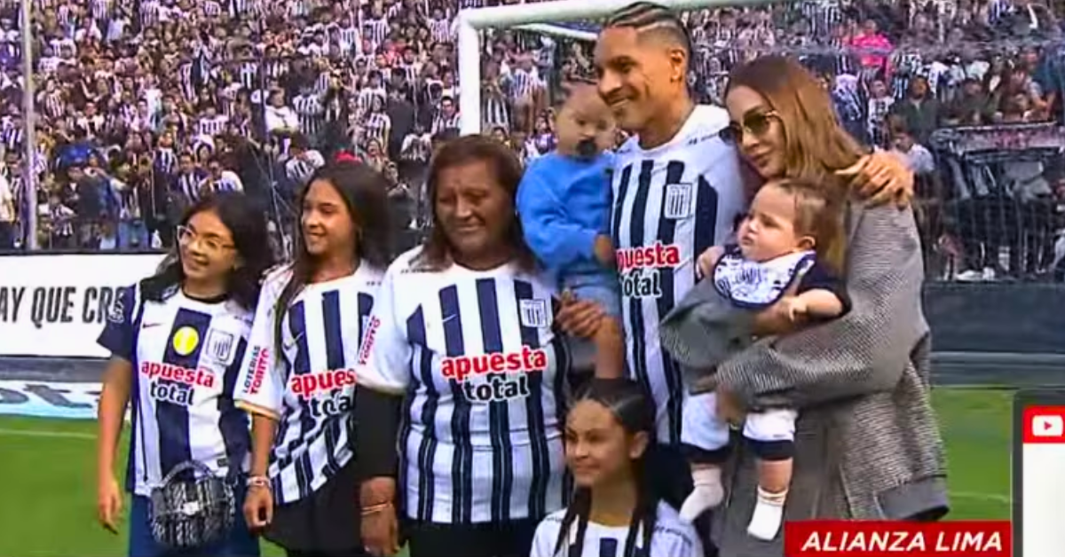 Juntas pero no revueltas. Fotografa de Paolo junto a su familia.