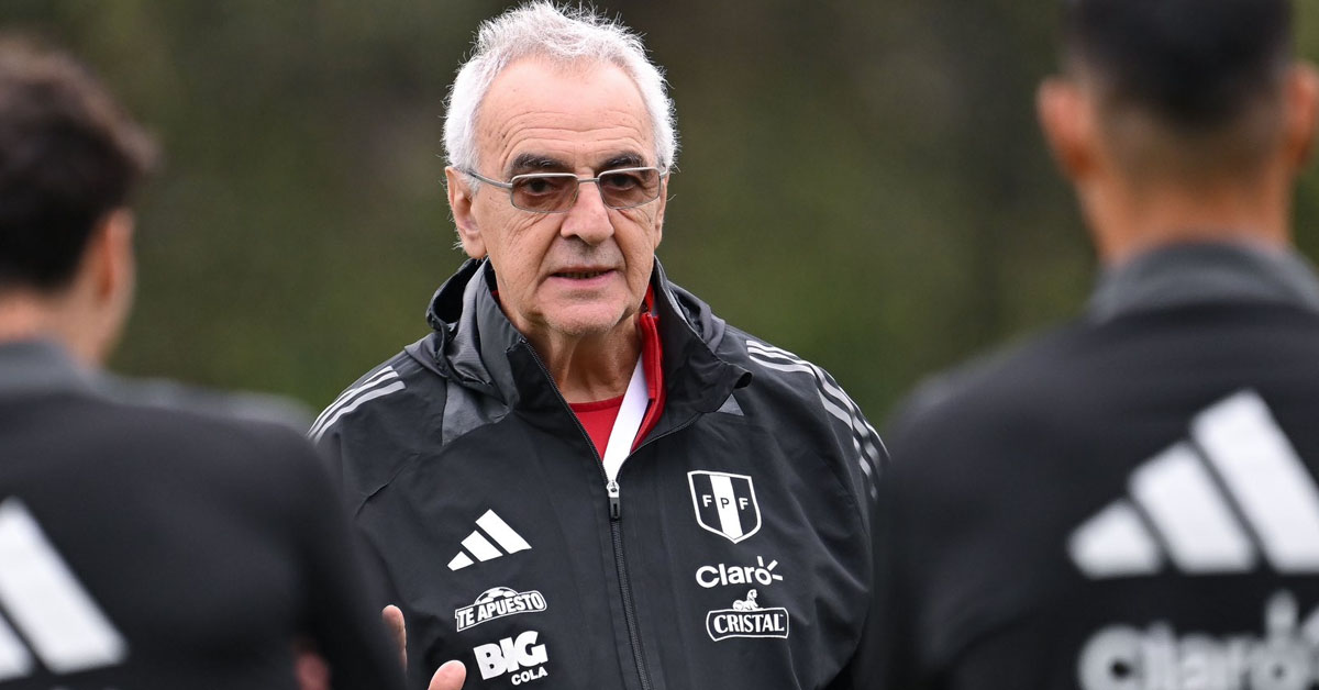 Jorge Fossati entren por primera vez con el grupo completo de convocados a la Seleccin Peruana.