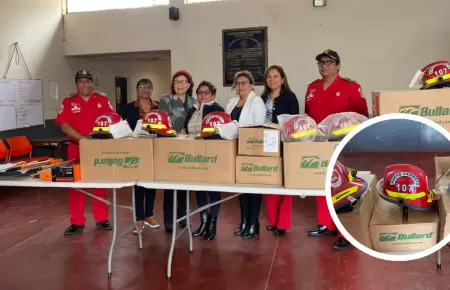 Bomberos reciben implementos de trabajo en Nuevo Chimbote