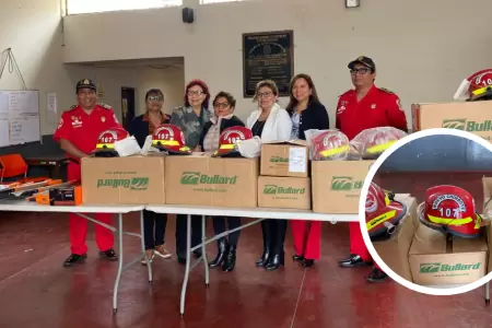 Bomberos reciben implementos de trabajo en Nuevo Chimbote