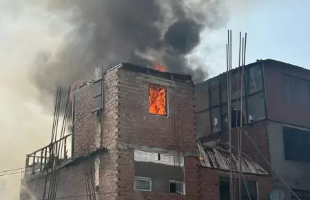 Fueron necesarios 9 unidades de bomberos para controlar dicho incendio.