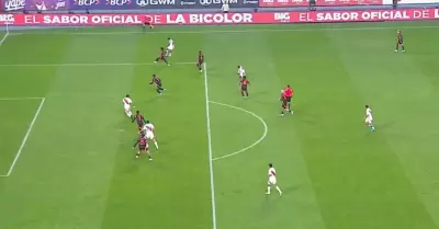 Gianluca Lapadula estaba en offside cuando convirti el primero para Per.