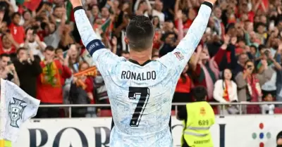 Cristiano Ronaldo anot un nuevo gol con Portugal.