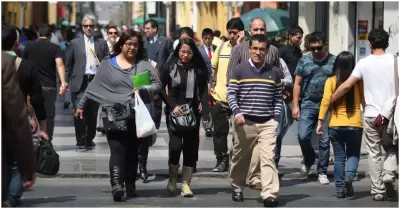 Caminata de 15 minutos puede frenar tus antojos de dulces