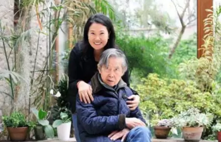 Keiko Fujimori y Alberto Fujimori.