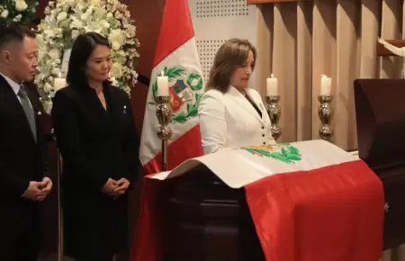 Dina Boluarte expres sus condolencias en funeral.