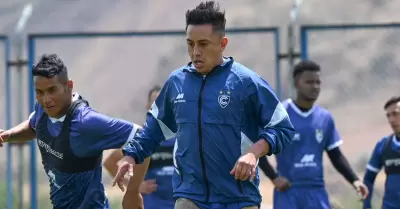 Christian Cueva podra debutar en el Torneo Clausura ante UTC.