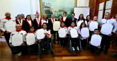 Anglica Espinoza recibi un reconocimiento de parte del Congreso de la Repblic