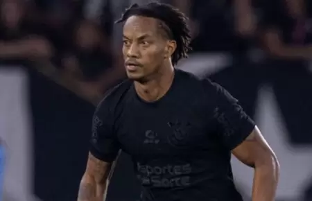 Andr Carrillo sum sus primeros minutos en Corinthians.