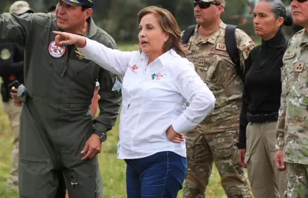 Dina Boluarte se hizo presente en una de las zonas consumidas por los incendios