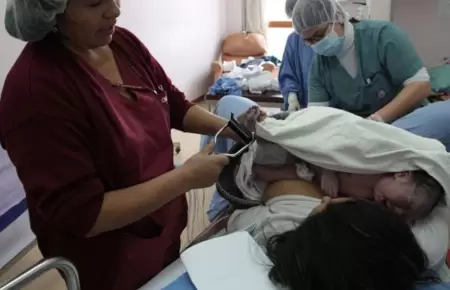 Minsa niega exclusin de obstetras de funciones durante el parto.