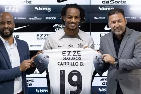 Andr Carrillo fue presentado en sociedad como nuevo jugador de Corinthians.