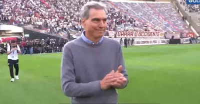 Chemo del Solar se reencontr con el hincha de Universitario en el Monumental.