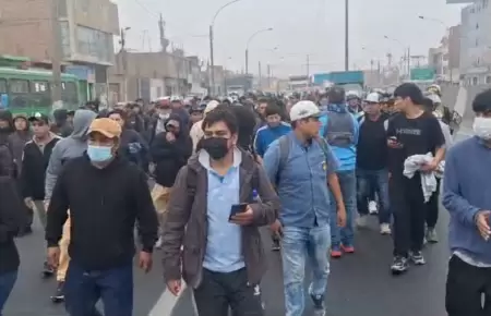 Transportistas marchan para exigir al Ejecutivo soluciones.