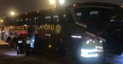 PNP pone buses ante paro de transportistas