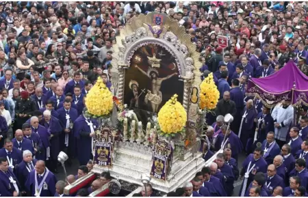 Primer recorrido del Seor de los Milagros.