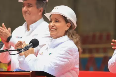 Dina Boluarte habla de su trabajo