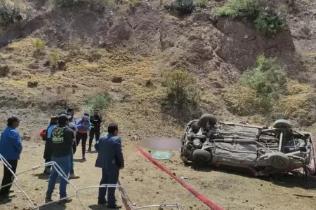 Persona fallece tras volcadura de auto en Huari