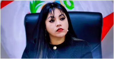 Congresista Vivian Olivos confiesa que es vctima de extorsin