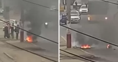 Manifestantes queman llantas en Carabayllo.