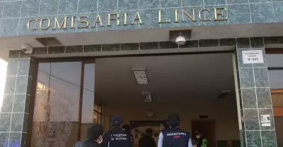 Fiscal agrede a polica en Comisara de Lince