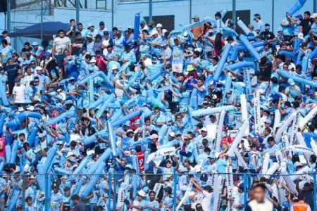 Sporting Cristal golea a Universitario.