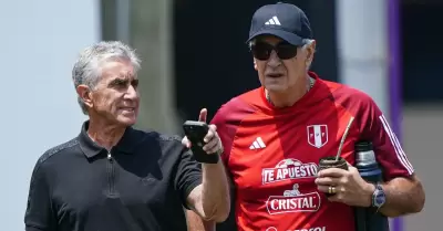 Oblitas revel si Fossati seguir siendo entrenador de la 'Bicolor'.