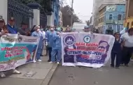 Con sierras de construccin en mano! Trabajadores de la Morgue protestan por faltas de herramientas