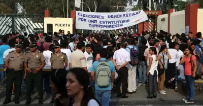 Alumnos sanmarquinos denuncian agresiones durante protestas en contra de eleccio