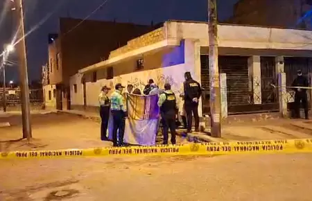 Joven abatido en una calle de Comas.