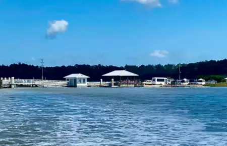 Derrumbe en el muelle de la isla Sapelo deja siete fallecidos.