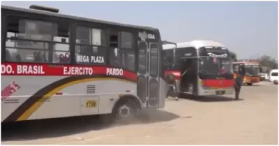 Nuevo atentado contra Urano Tours: Conductor se salva de milagro