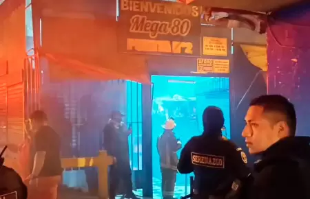 Incendio en Mega 80 gener caos en Comas.